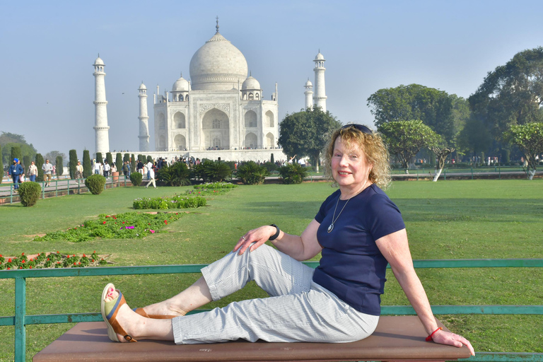 Agra: Skip-the-line Taj Mahal & Agra Fort Tour with Pick-Up Tour with Private Car, Driver and Local Expert Tour Guide