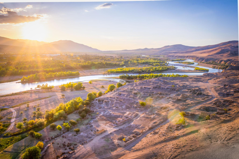 From Tbilisi: Shindis Heroes & Uplistsikhe Private Day Trip