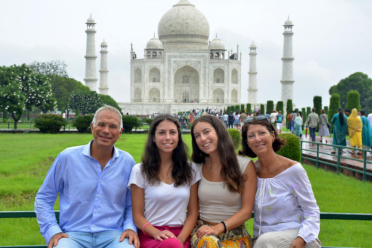 Au départ de Delhi : Circuit de 2 jours à Agra et Fatehpur Sikri en trainHébergement dans un hôtel 5 étoiles