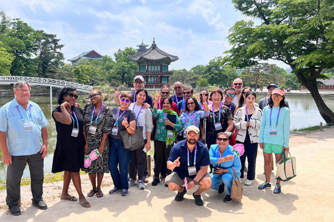 Tour de la ciudad de Seúl: Palacio Gyeongbok, Torre N y mercado localTour de la ciudad de Seúl (día completo): lo moderno y lo tradicional en Seúl
