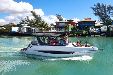 Búzios: Speedboat tour of 2 islands and 11 beaches