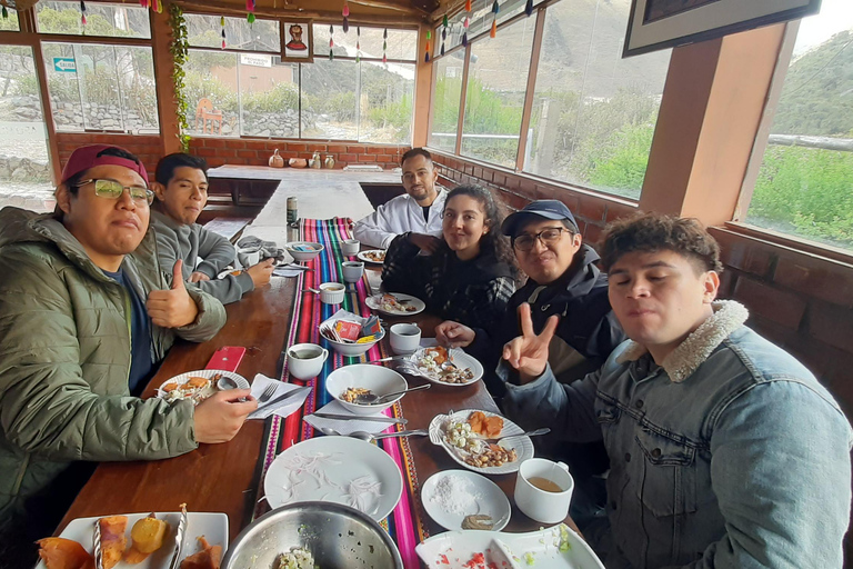 Cusco: Humantay Lagoon Hike with Luxury Domes with Alpacas