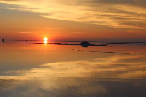 Private Service | Uyuni Salt Flat (Sunset and Starry Night)