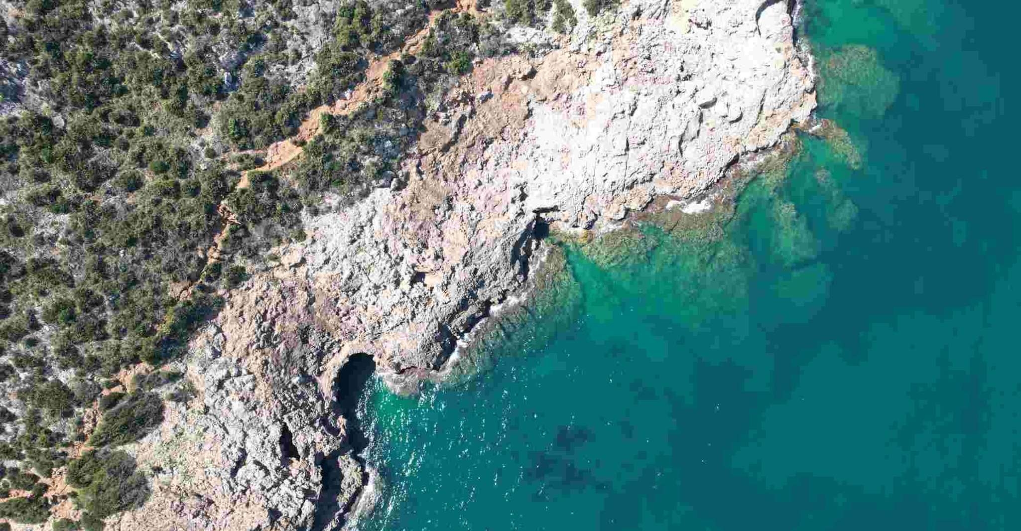 Denia'dan Tallada Mağarası'na isteğe bağlı yüzme ile tekne gezisi - Hizvo