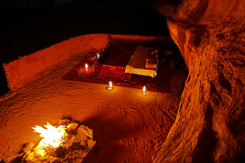 Från Wadi Rum: 1 natt under stjärnorna med jeeptur och måltiderThe Camping - Sova under stjärnorna med 3 timmars rundtur + kamel