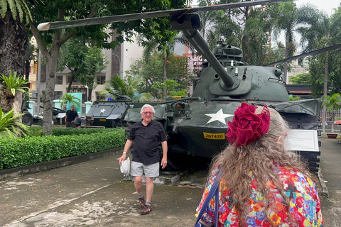 Tour privado en Vespa por Saigón: Ciudad de Ho Chi MinhRecogida/Devolución en el puerto de Phu My