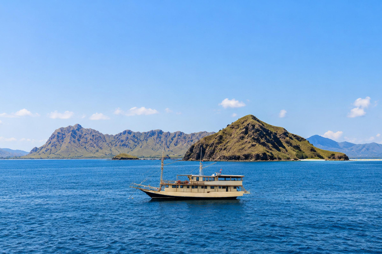 Labuan Bajo: 2-Day Komodo & Pink Beach Tour with Town Dinner Dorm (15 pax/room) 8 Island Stops, No Dinner, No Souvenirs