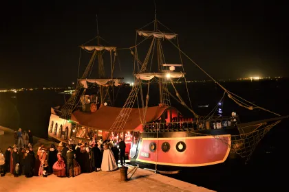 Venedig: Karneval-Party-Bootsfahrt