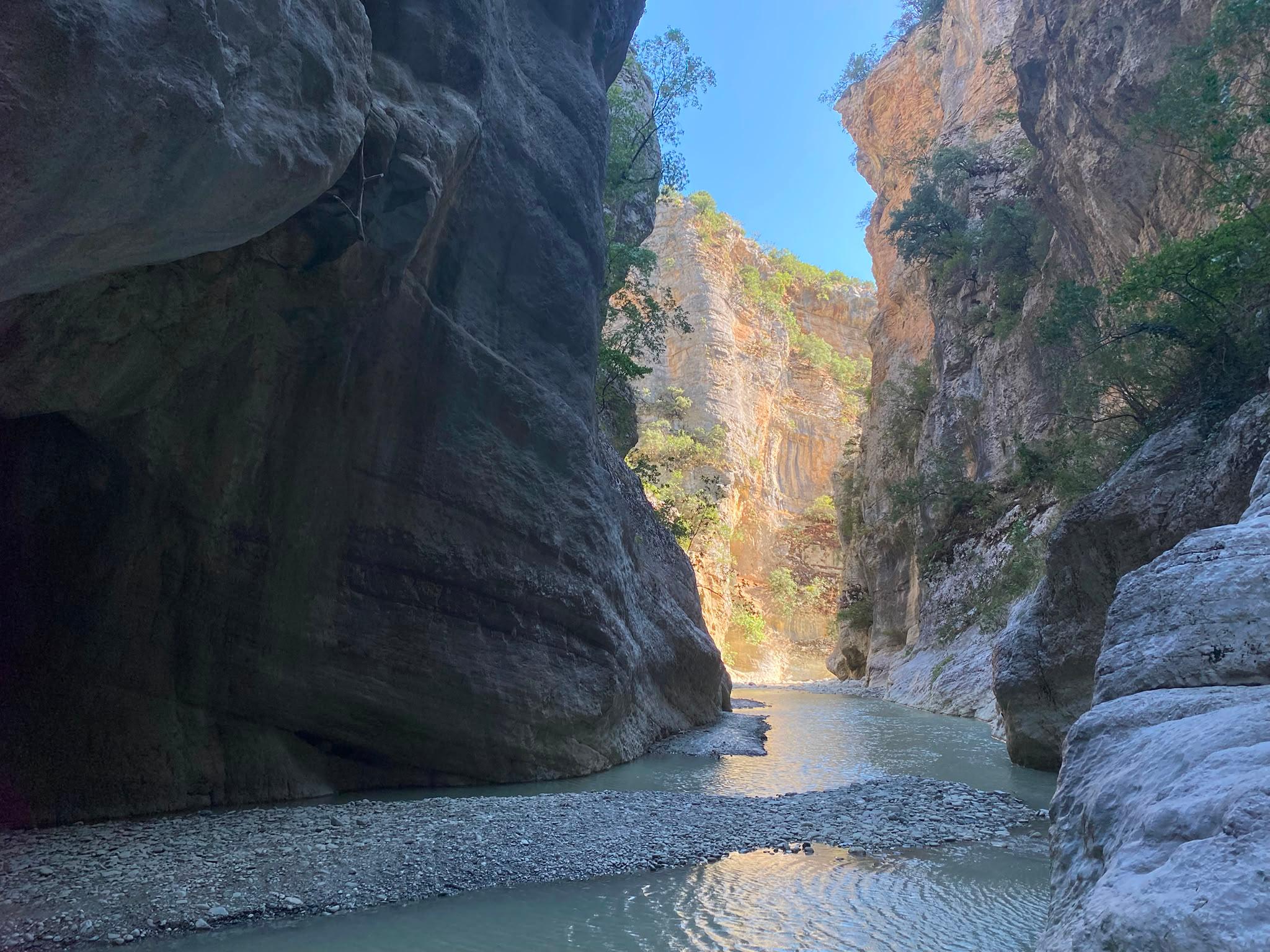 Përmet: Wanderung durch die Langarica-Schlucht und Tour zu den Thermalbädern von Benja