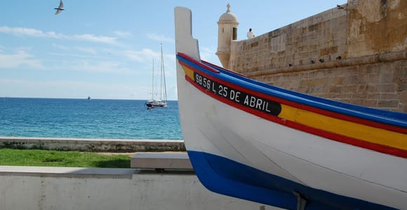 Sesimbra: Half-Day Tour to Arrabida with Wine Tasting