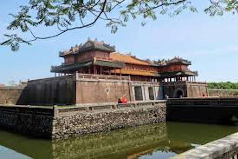 From Hoi An/Da Nang to Hue with car/minibus