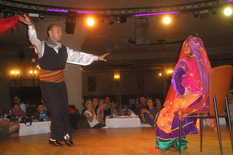 Show noturno tradicional turco de Icmeler com jantar e bebidas