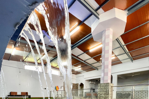 Oman: 5-Day Adventure Tour with Forts, Souqs & Mountains