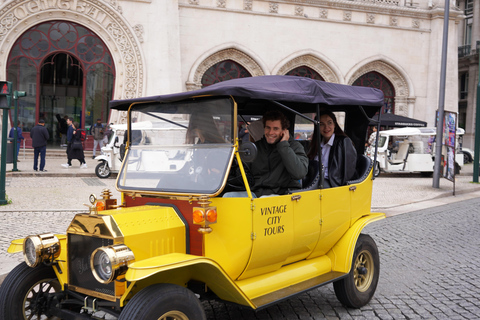 Lisboa: City tour de Tuk Tuk com carro antigoExplore Alfama + Chiado (passeio de 2 horas) em nossos carros antigos