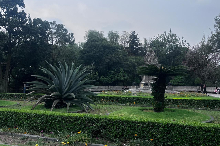 Mexico City: Chapultepec Castle Tour with Guide