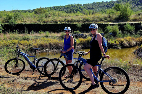 Wyspa Šolta ze Splitu: Prywatna wycieczka na rowerze elektrycznymWyspa Šolta: Prywatna wycieczka na rowerze elektrycznym