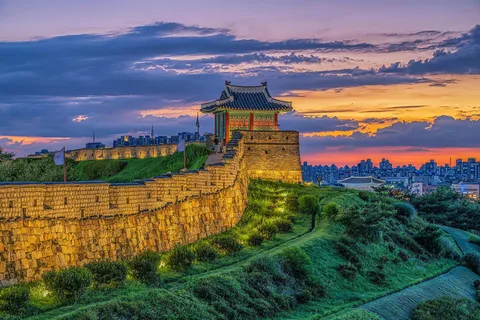 Depuis Séoul : Visite de la forteresse et du village folklorique de Suwon Hwaseong