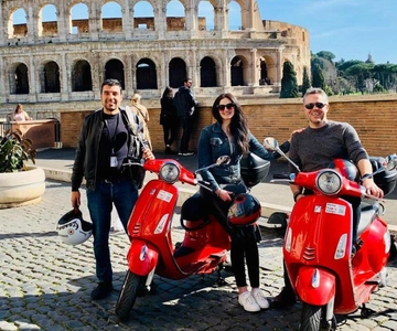 Rome: Guided Vespa Tour with Self-Drive or as a Passenger