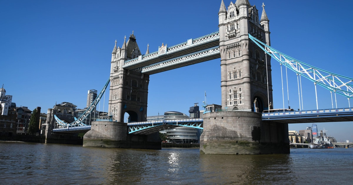 London: Castles & Bridges Southbank Rundgang | GetYourGuide