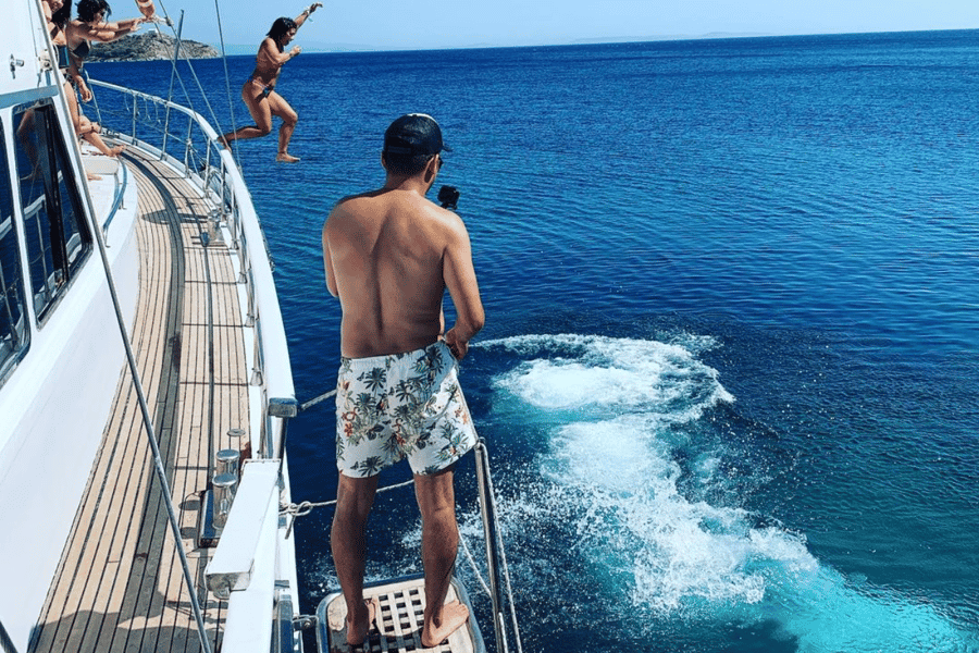 Mykonos: Delos und Rhenia Inseln Kreuzfahrt mit BBQ Mahlzeit. Foto: GetYourGuide