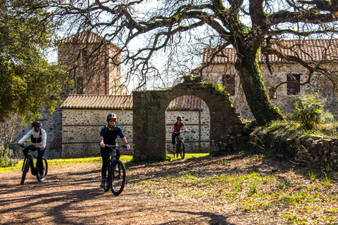 L&#039;ancienne Messénie : Excursion en E-Bike avec visite du monastère et pique-niqueMessène : Excursion en E-Bike avec visite d&#039;un monastère et pique-nique