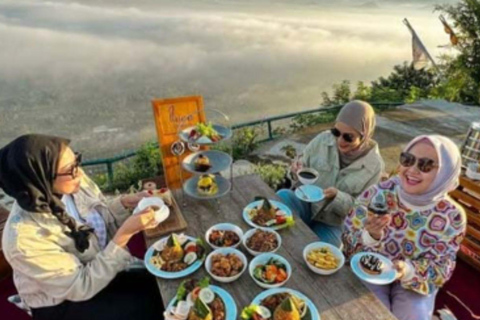 Yogyakarta: Borobudur Temple & Enam Langit Private Tour