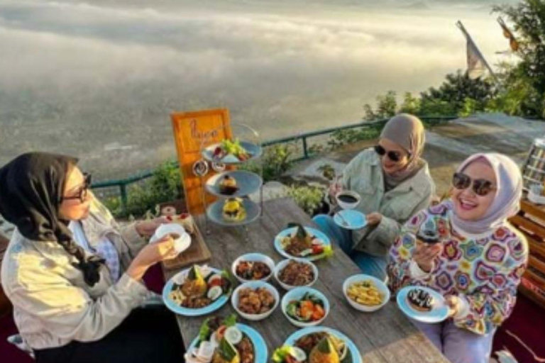 Yogyakarta: Borobudur Temple & Enam Langit Private Tour