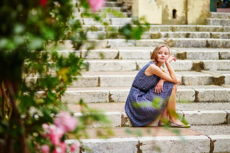 Cannes: Private Photoshoot - Waterfront, Harbour & Old Town Standard: 20 photos | 30 mins