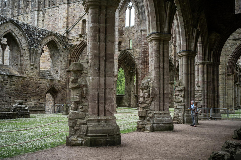 Wycieczka prywatna: Trzy zamki, opactwo Tintern i rzymskie CaerleonWycieczka prywatna: Trzy zamki, opactwo Tintern i rzymski Caerleon