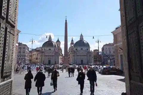 Rome: Customizable Historical Walking Tour with Appetizers