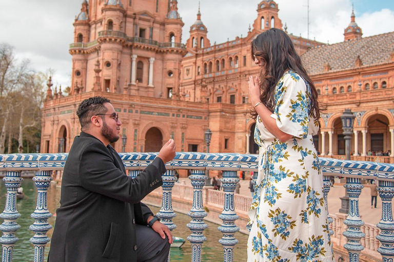 Seville: Photo session for a special moment.