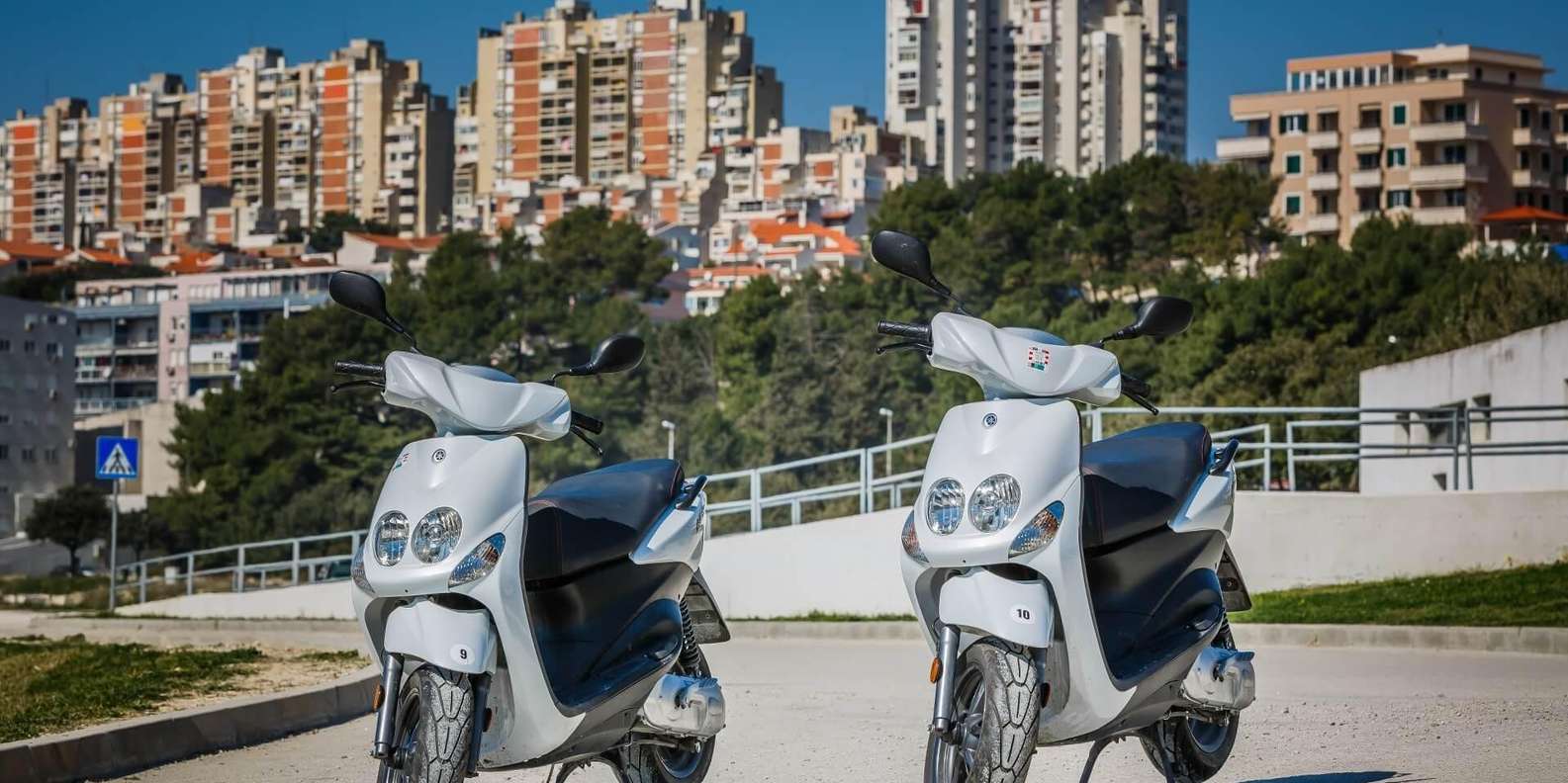 Сплит: прокат скутера 50cc со шлемами | GetYourGuide