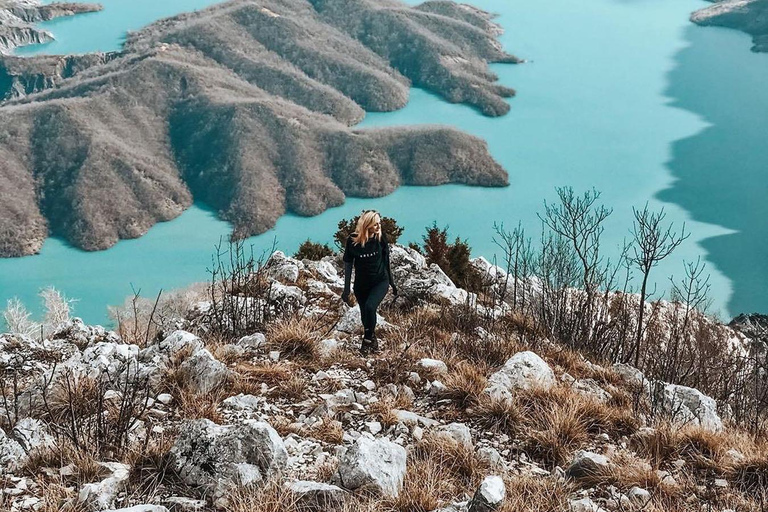 Från Tirana: Vandring Bovilla Lake, Instagram-vänligHalvdagsvandring vid Bovillasjön från Tirana