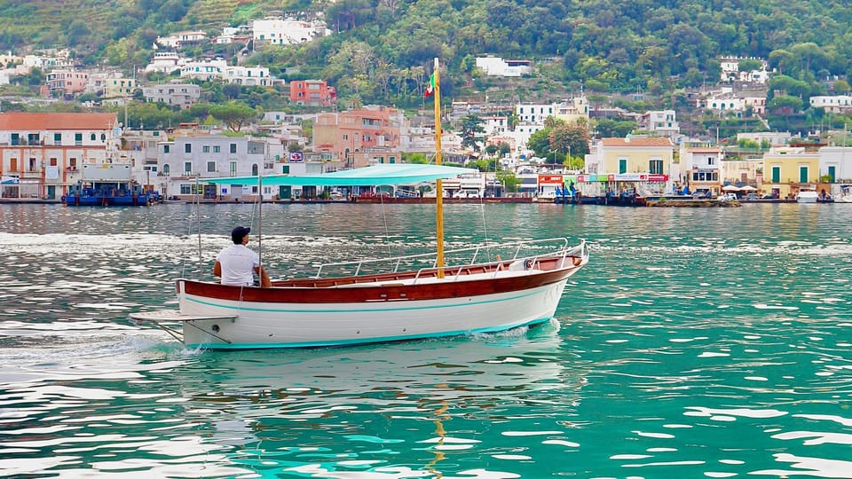 Private Tour Nach Ischia Und/oder Procida Mit Einem Gozzo Apreamare ...