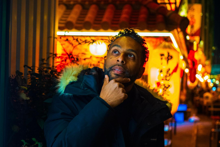 Tokyo: Private Shibuya Neon Lights Photo Tour