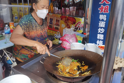 Penang Guided Day Tour with Georgetown, Batik & Beach Sunset