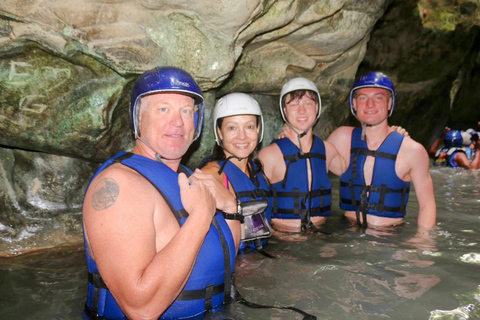 Amber Cove - Taino Bay 5 tirolesas 7 cachoeiras + almoço para vocêAmber Cove - Taino Bay 5 tirolesas 7 cascatas + almoço para