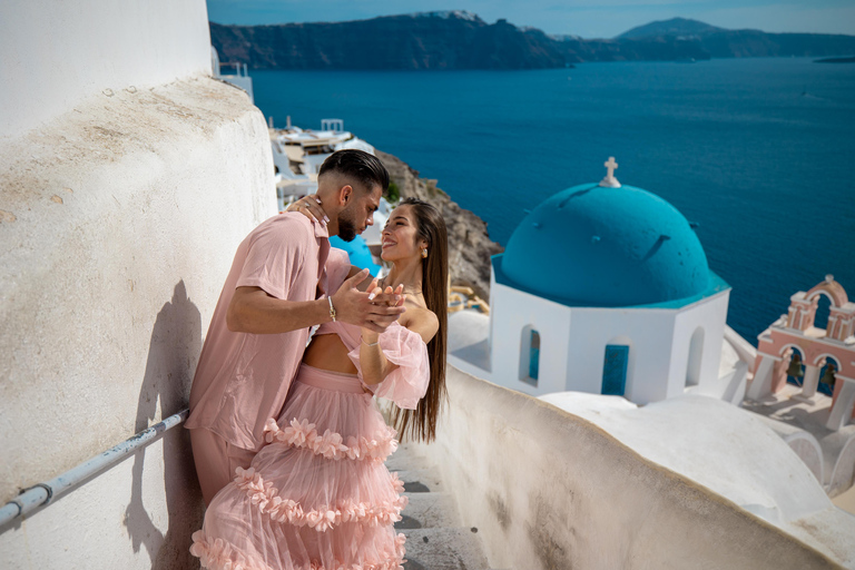 Oia : Séance photo de couple avec 50 photos éditées numériquement