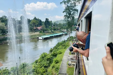 Bangkok: Floating Market, River Kwai, Railway Tour w/ Lunch