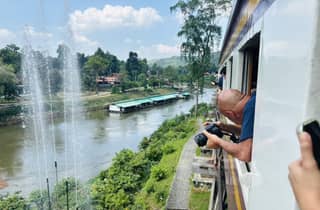 Bangkok: Floating Market, River Kwai, Railway Tour mit Mittagessen