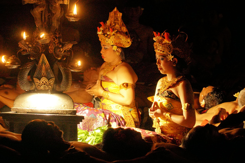 Bali : Ubud Kecak et spectacle de danse du feu BilletsDanse du feu Kecak (samedi) au temple Desa lan Puseh