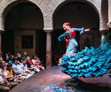 Seville: Puro Flamenco Show with Optional Museum Ticket