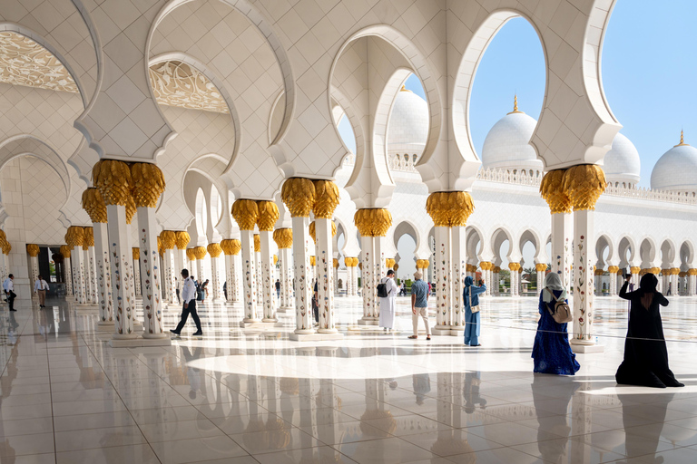 Explore Abu Dhabi: 2-Day Cultural Journey from DubaiShared Tour in Spanish