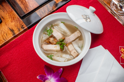 Bangkok : visite en bus à impériale avec repas Michelin et 20 sites emblématiquesMenu halal (déjeuner, dîner, soirée)