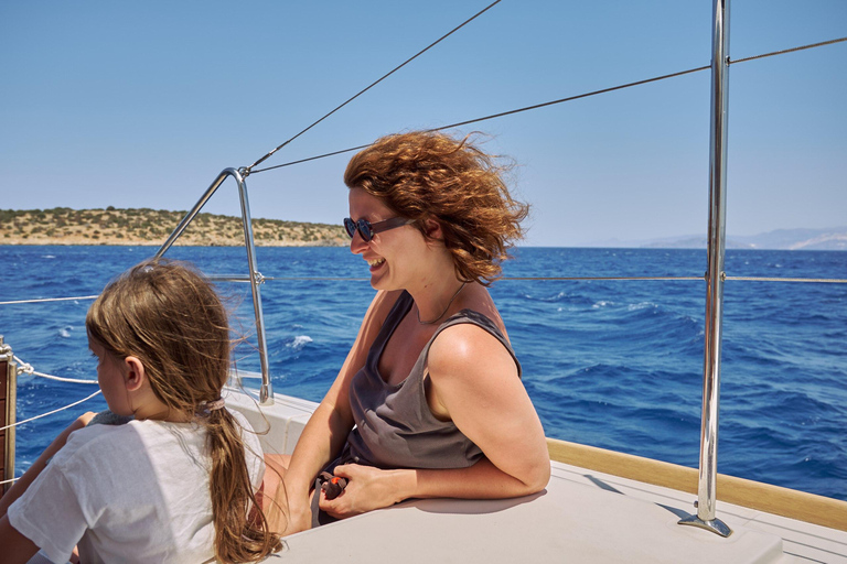 Catamaran Cruise to Elafonisi & Kedrodasos: Lunch & Open Bar Elafonisi Cruise: Snorkel, Paddle & Healthy Meal