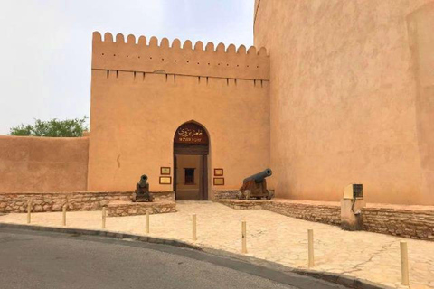 Hele dag naar Nizwa Markt &amp; Fort-Jabreen Kasteel-Bahla Fort