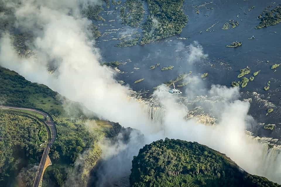 “Explore the Zambezi”, 22 minutes (Zambezi Helicopter Company)