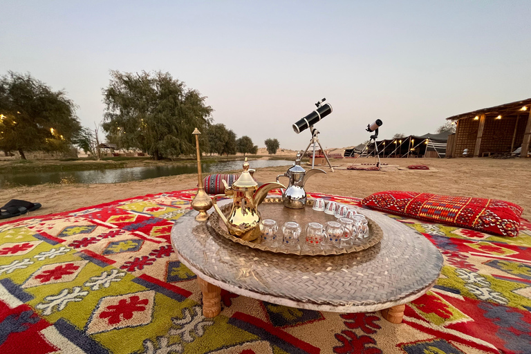 迪拜：Al Marmoom 的除夕庆祝活动和烧烤晚餐迪拜：在阿尔马穆姆庆祝除夕夜和烧烤晚餐