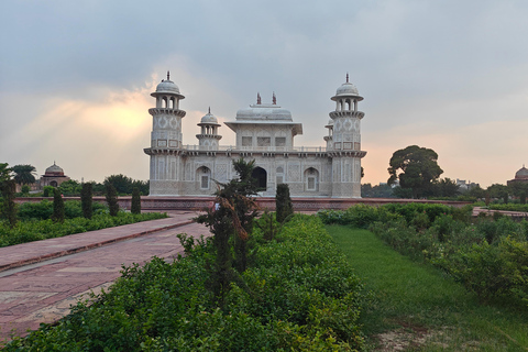 From Delhi: Same Day Round-Trip Tour By Car To Taj Mahal Tour with Car, Driver & Live Tour Guide