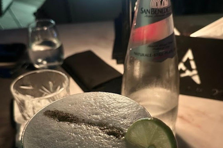 Accra: Instagrammable Nightlife Tour with a welcome drink Accra Tour: 1 Welcome Drink, 360° Skybar Views, & Shopping